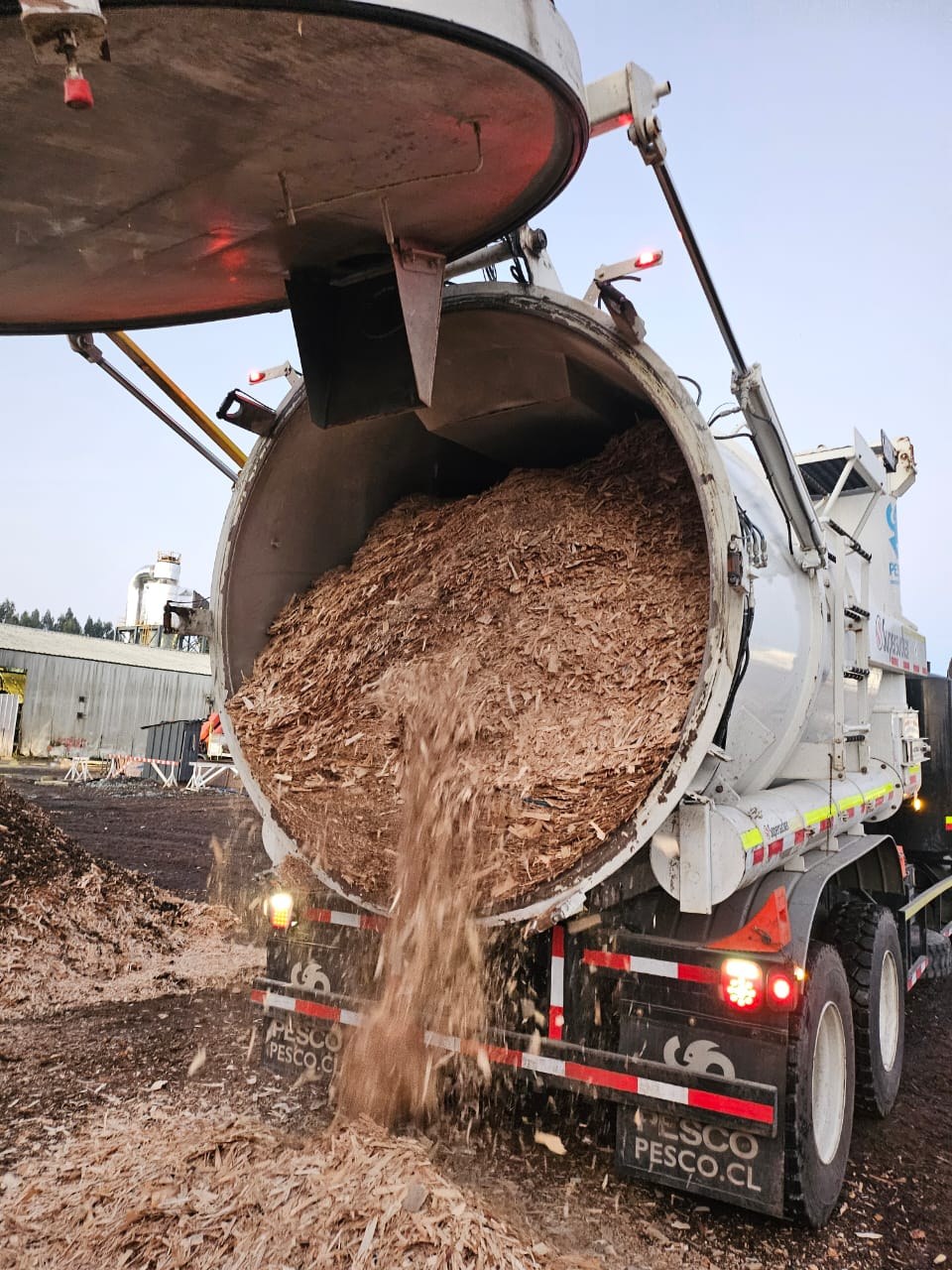 Descarga de osb con Camion Alto Vacio